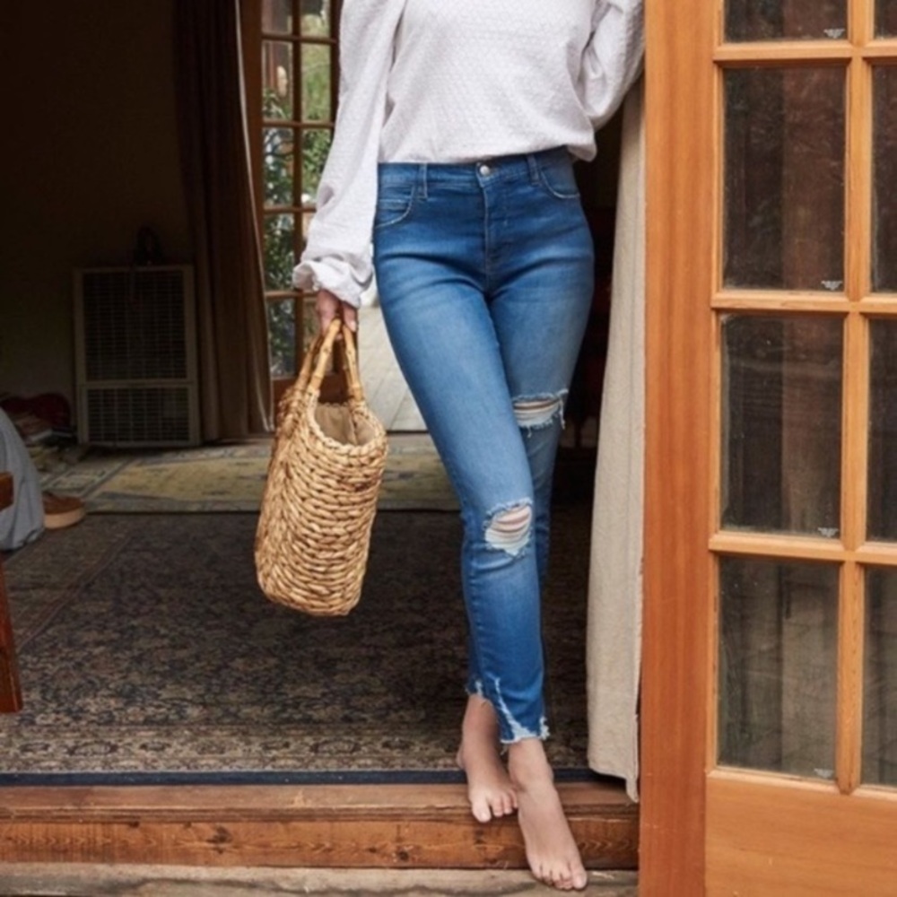 NWT FREE PEOPLE SHARK BITE SKINNY